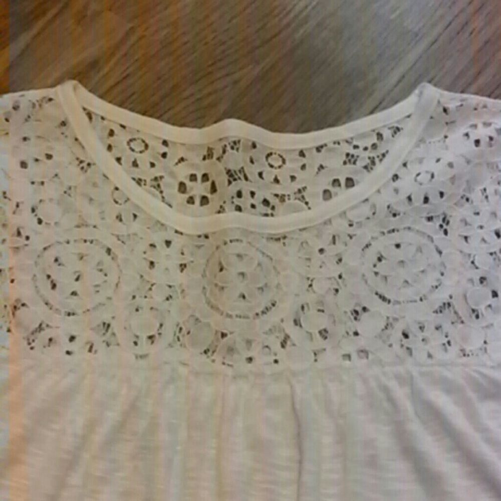 White Bell Sleeve Top  ~ Brand New! - Picture 2 of 4